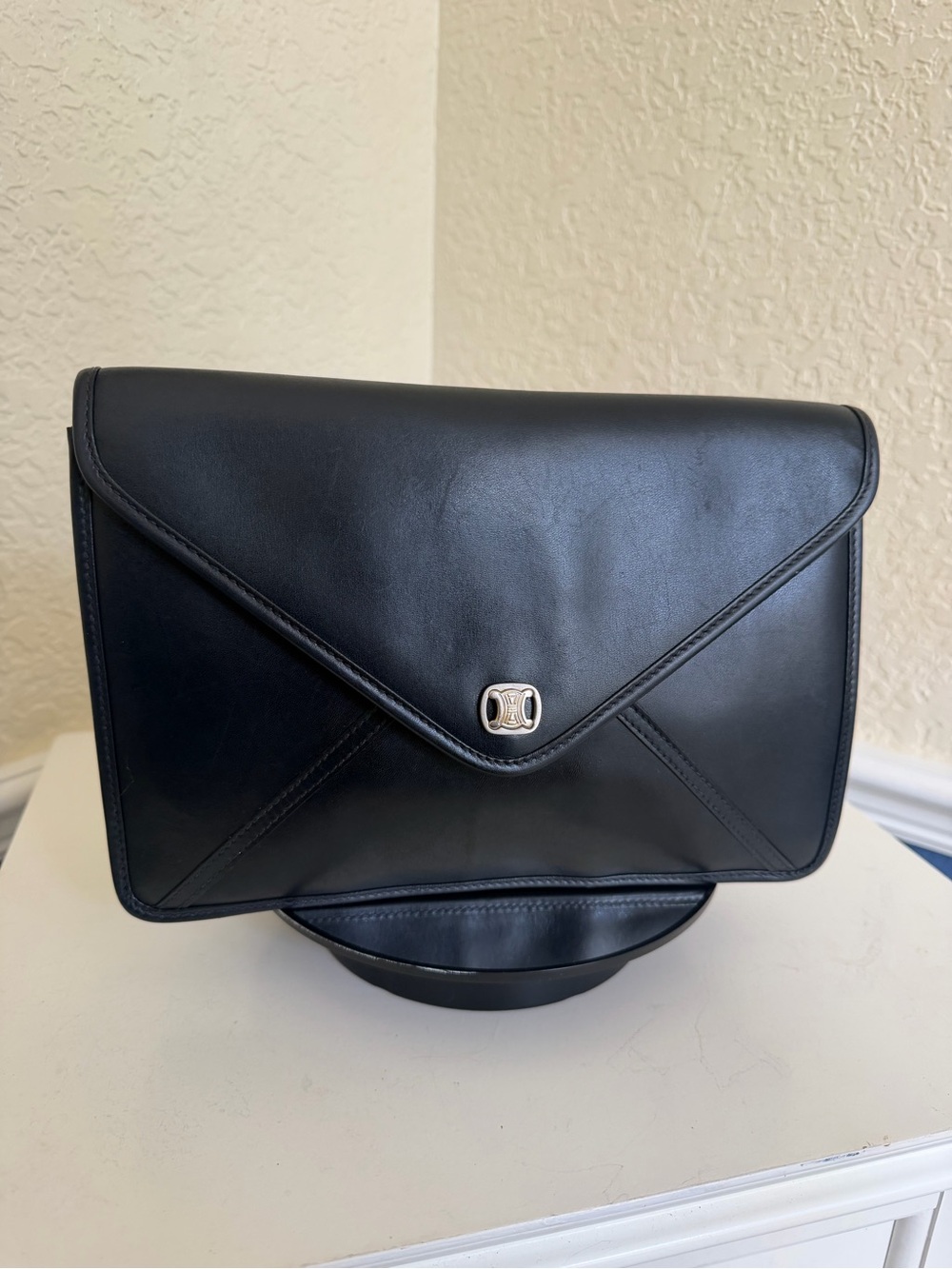 Celine Triomphe Leather Envelope Clutch Bag Vintage Calfskin Leather Gold Chain - Picture 16 of 16